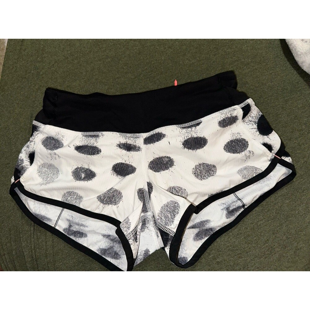 Lululemon Run Shorty Shorts Seaside Dot Black White Size 2 EUC Biker Align